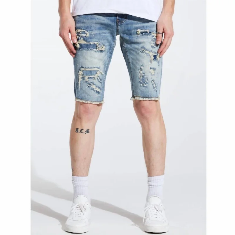 Distressed Darleen Shorts In Light Wash